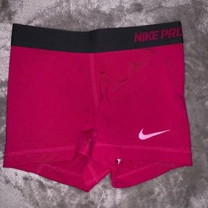 Women’s Nike pros size XS